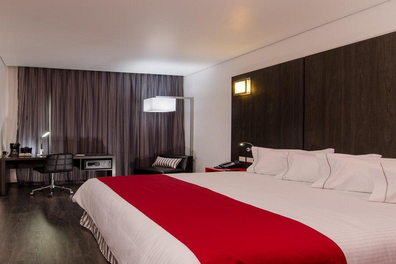 Ramada Encore By Wyndham Guadalajara Sur Palomar Экстерьер фото