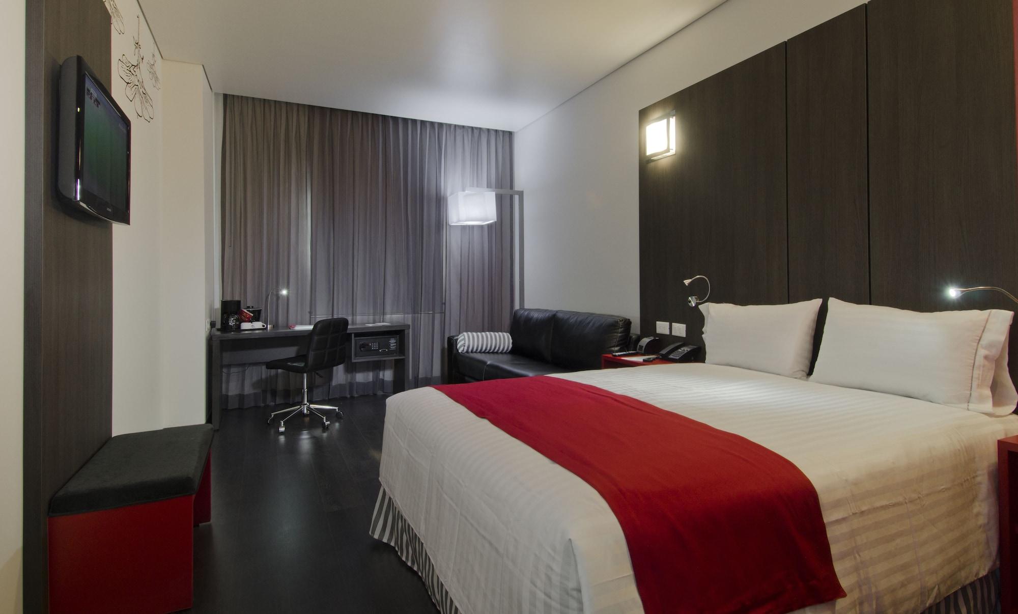 Ramada Encore By Wyndham Guadalajara Sur Palomar Экстерьер фото