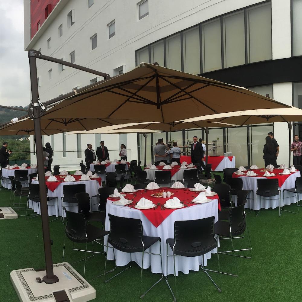 Ramada Encore By Wyndham Guadalajara Sur Palomar Экстерьер фото