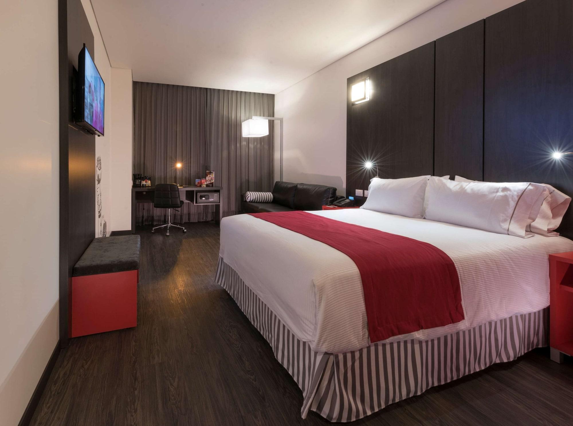 Ramada Encore By Wyndham Guadalajara Sur Palomar Экстерьер фото