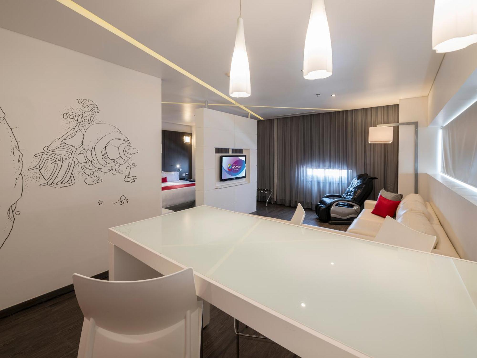 Ramada Encore By Wyndham Guadalajara Sur Palomar Экстерьер фото