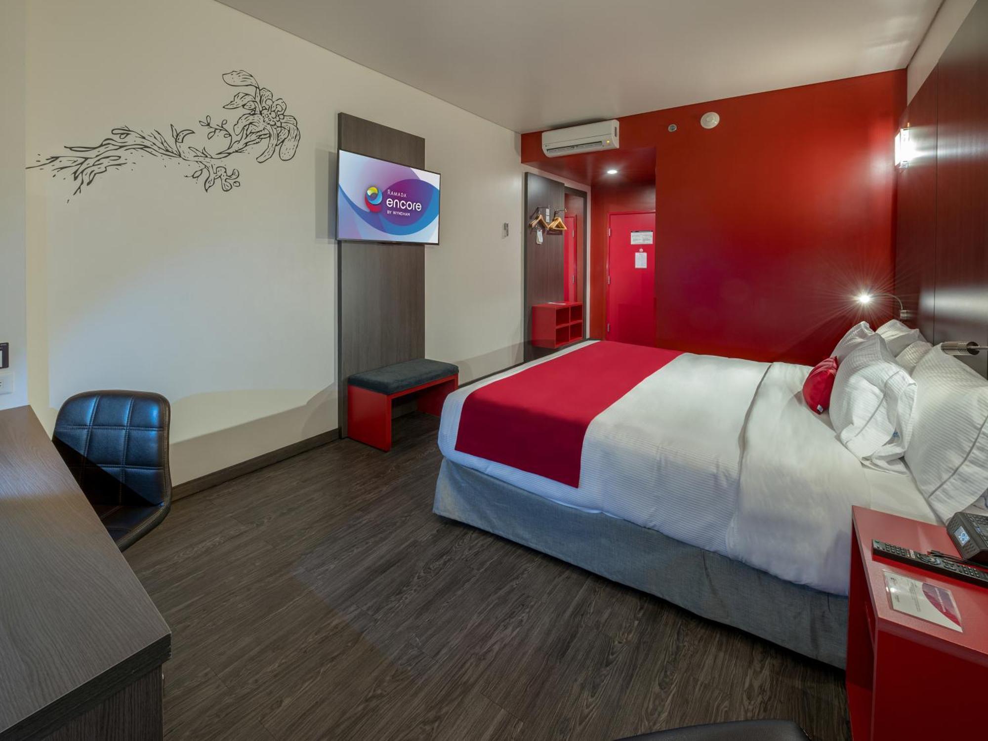 Ramada Encore By Wyndham Guadalajara Sur Palomar Экстерьер фото