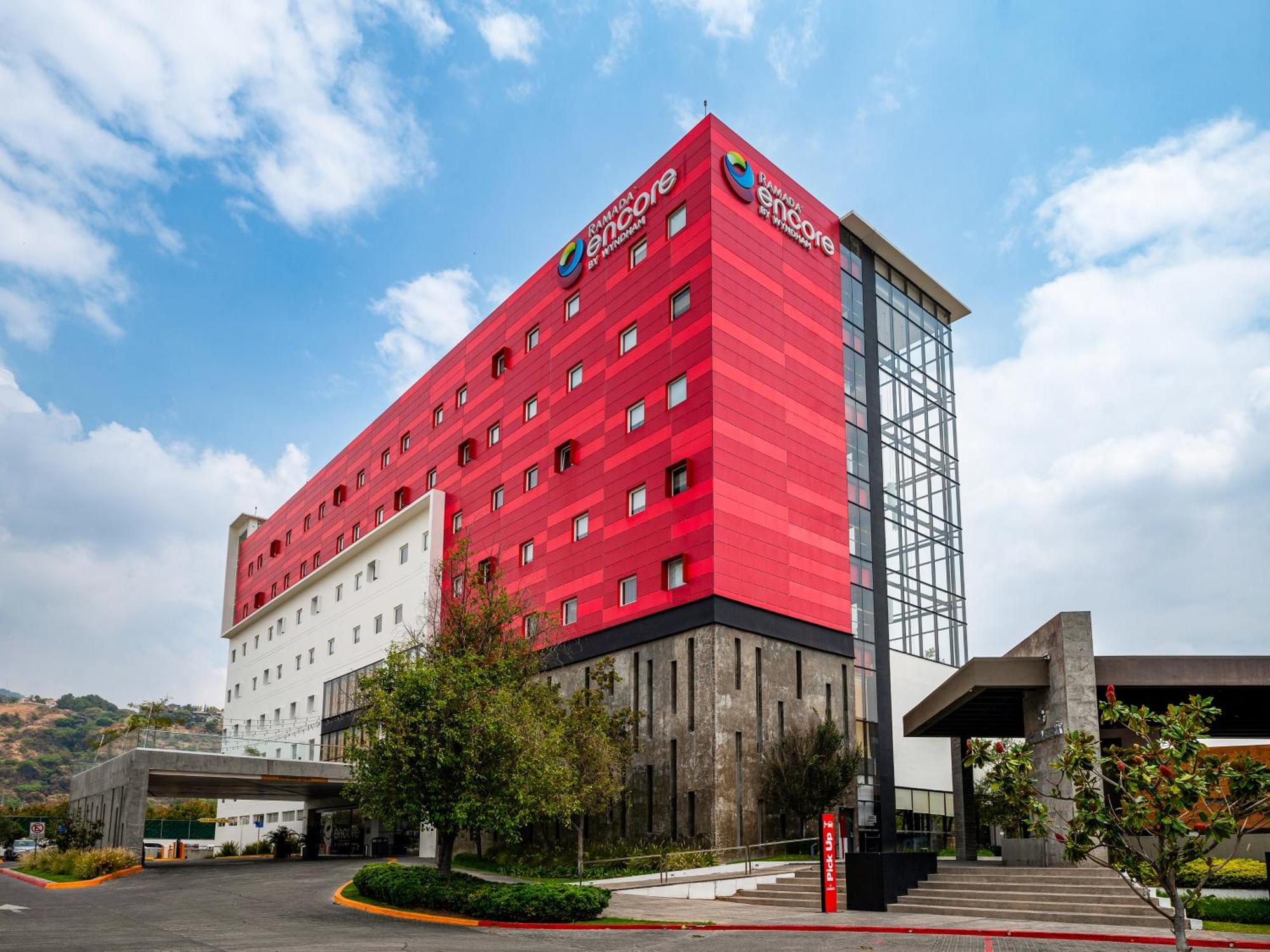 Ramada Encore By Wyndham Guadalajara Sur Palomar Экстерьер фото
